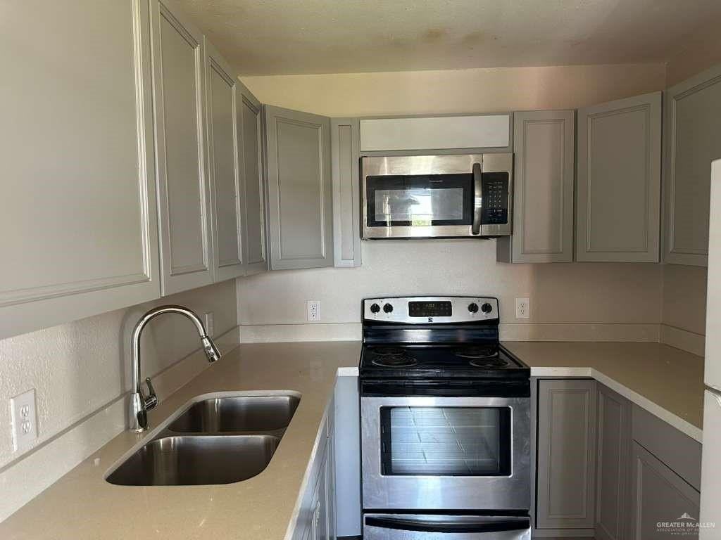 402 Gastel Cir #15 - Photo 5 of 11