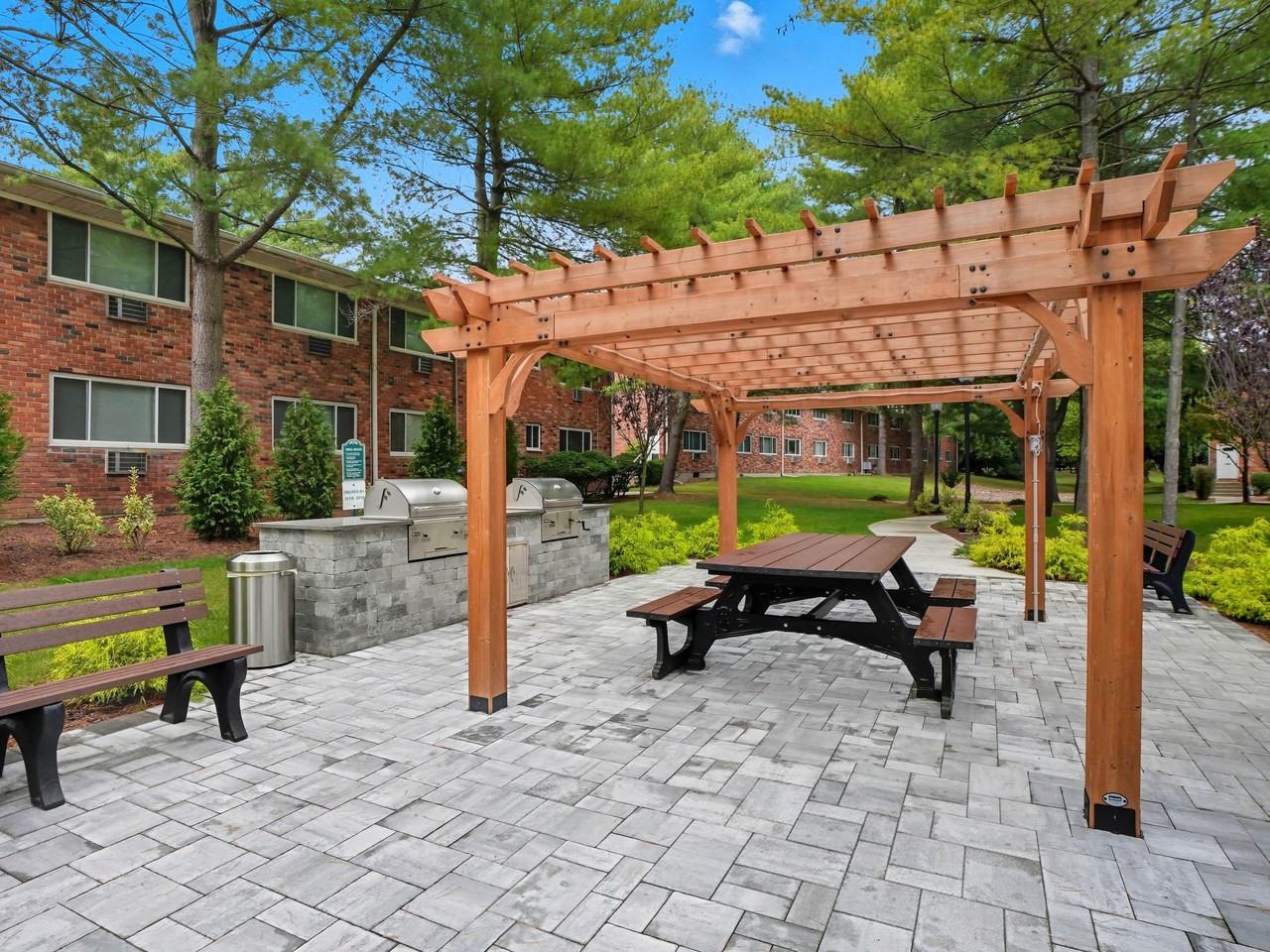 Eagle Rock Apartments at Nesconset - Photo 5 of 12