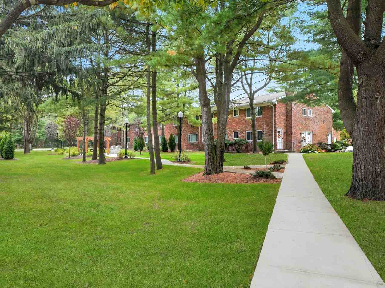 Eagle Rock Apartments at Nesconset - Photo 7 of 12