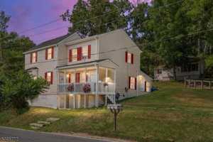 featured image of 77 Swartswood Rd #1