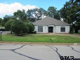 featured image of 401 Woodland Hills Dr