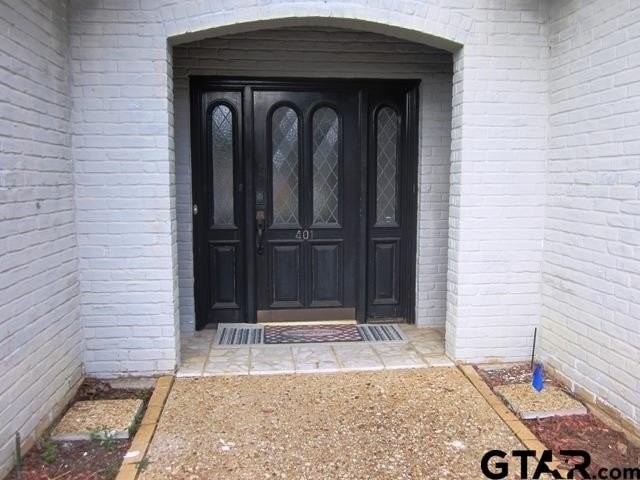 401 Woodland Hills Dr - Photo 2 of 25