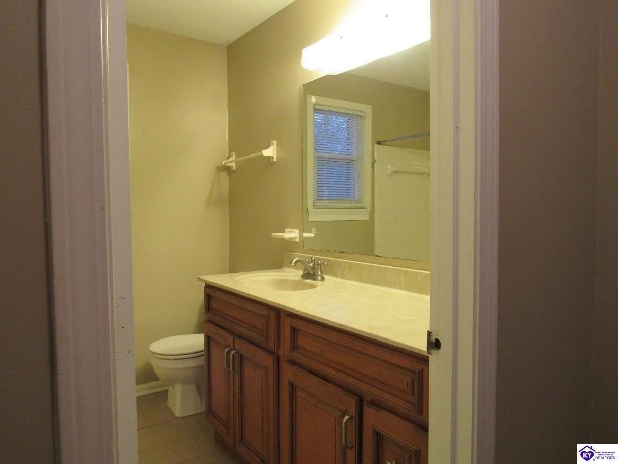 300 Berkley Ct #3 - Photo 3 of 11