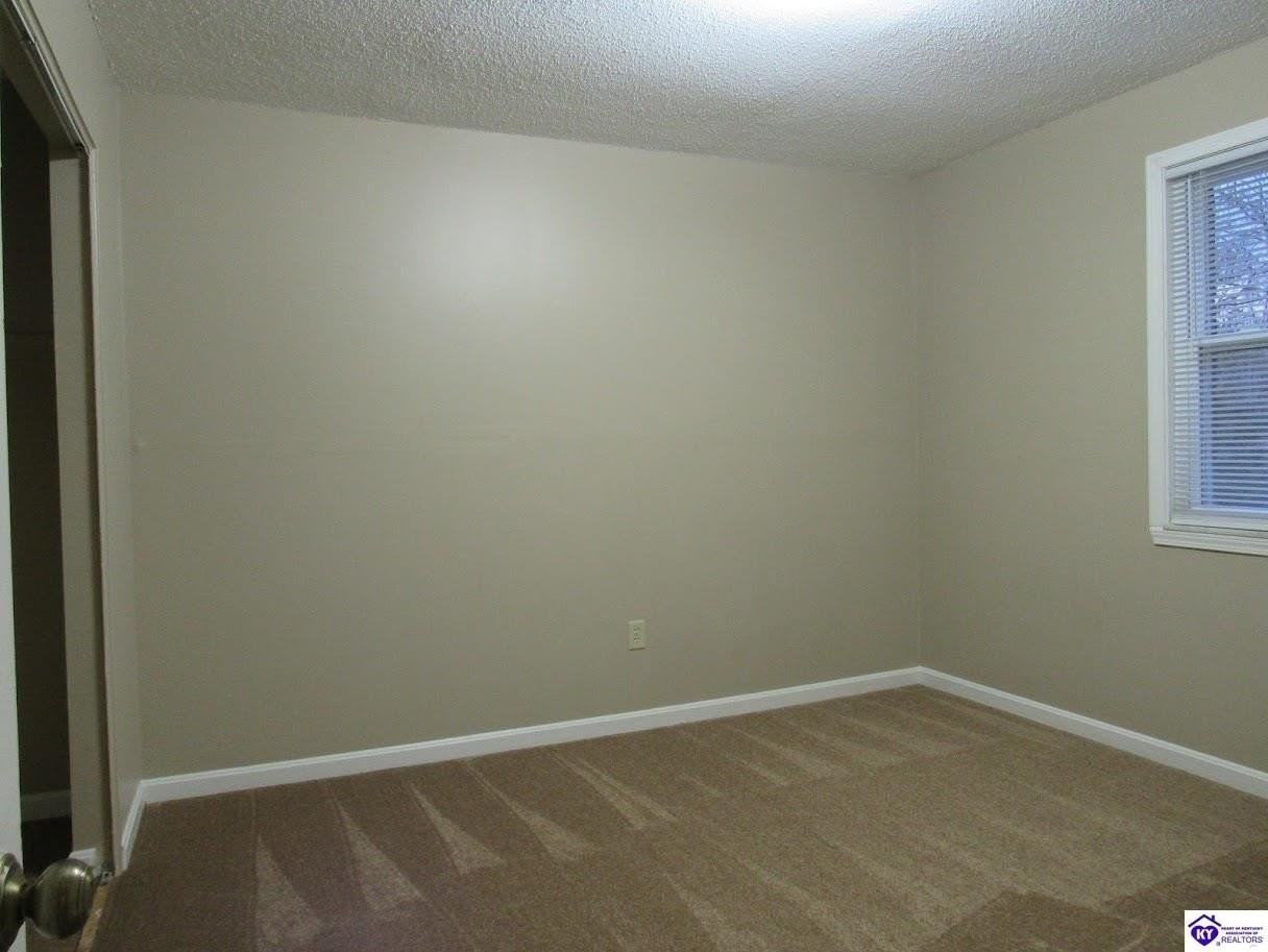 300 Berkley Ct #3 - Photo 4 of 11