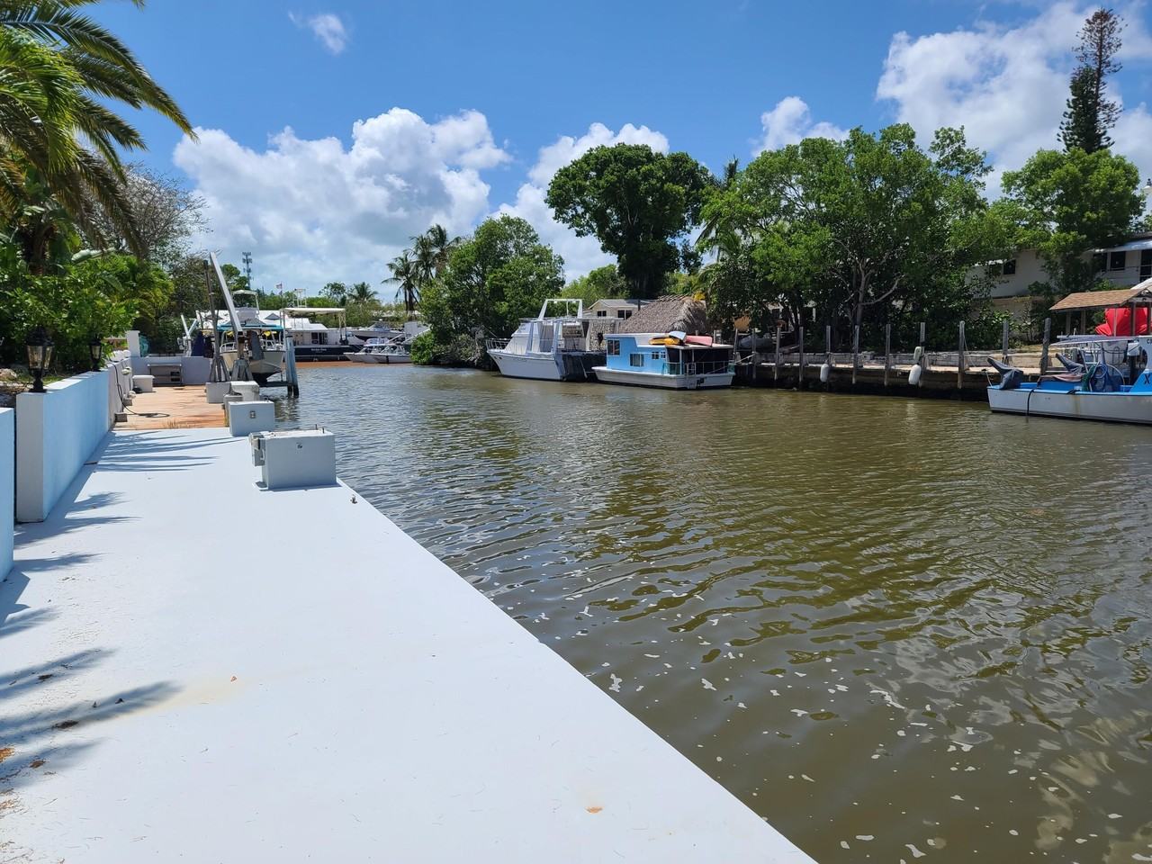 14 S Exuma Rd - Photo 2 of 32