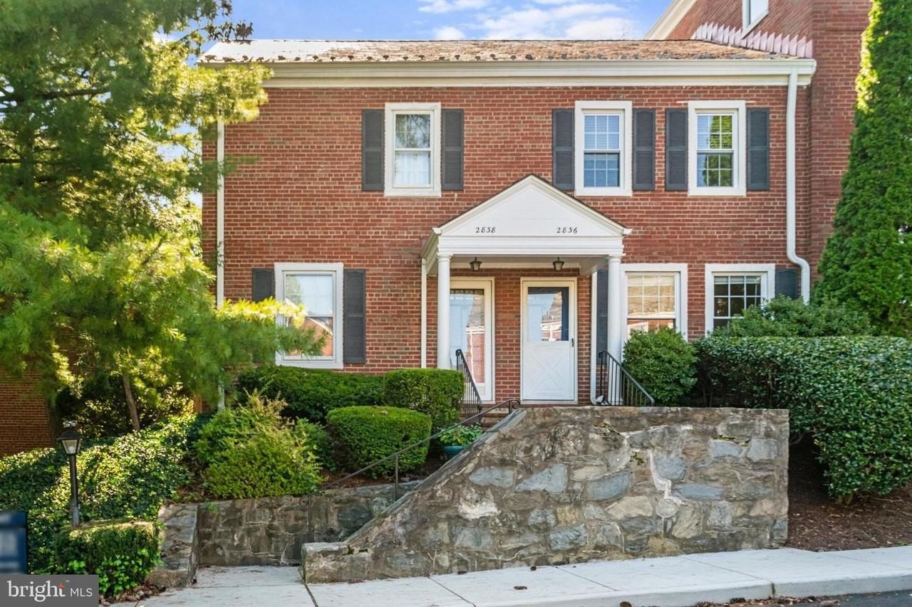 2836 S Abingdon St - Photo 2 of 34