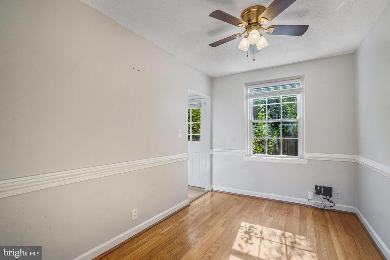 2836 S Abingdon St - Photo 6 of 34