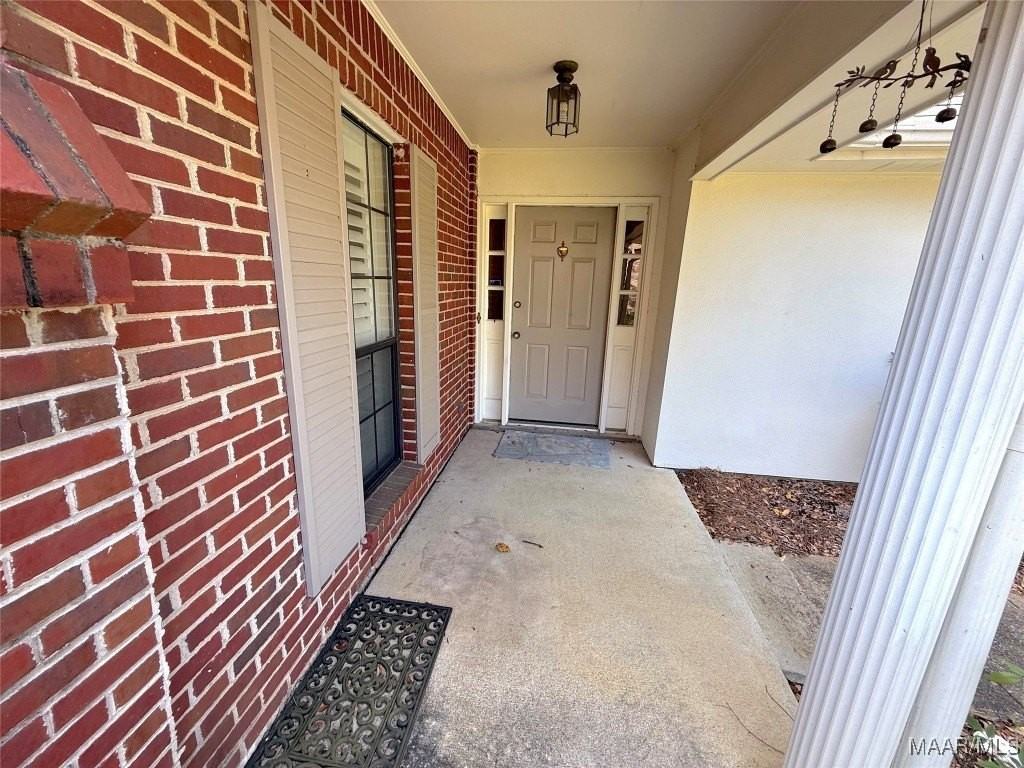 3204 Gatsby Ln - Photo 2 of 25