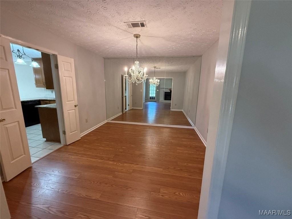 3204 Gatsby Ln - Photo 6 of 25