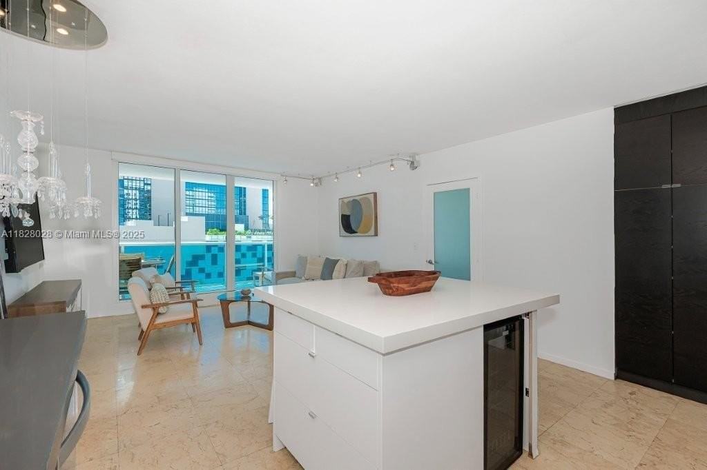 2301 Collins Ave #705 - Photo 5 of 38