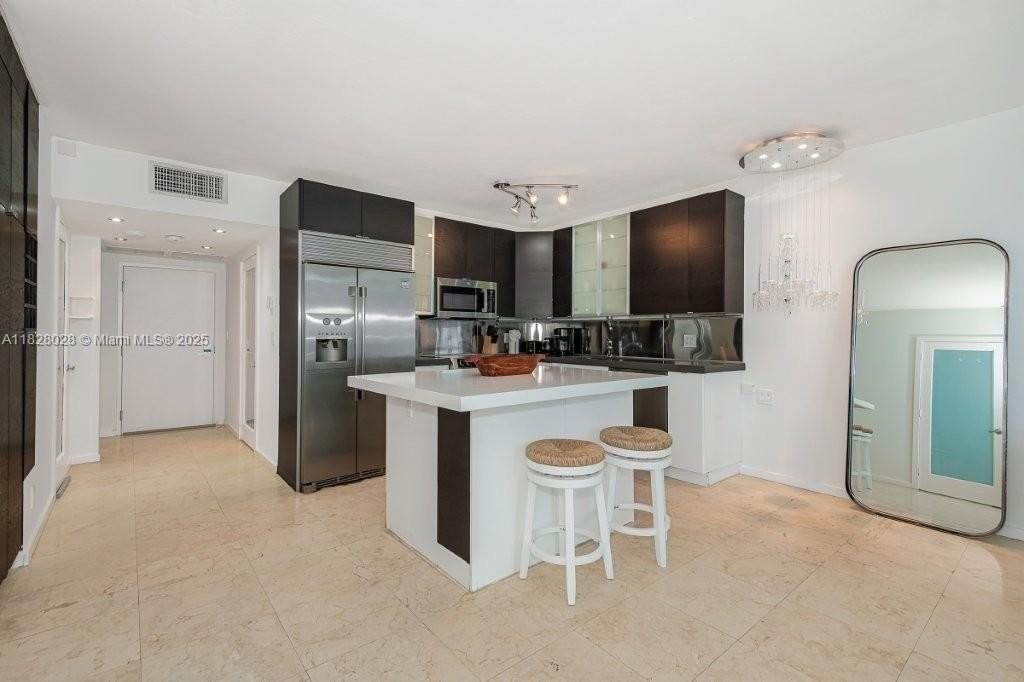 2301 Collins Ave #705 - Photo 7 of 38