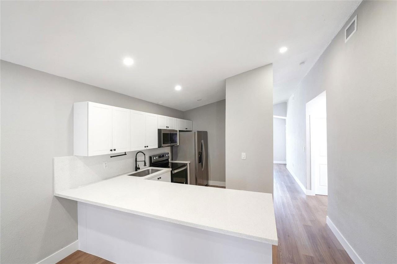 2769 West 74th Terrace - Photo 3 of 8