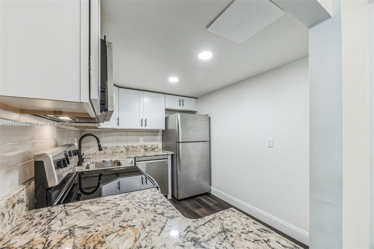 480 Nw 20th St #2010 - Photo 5 of 7