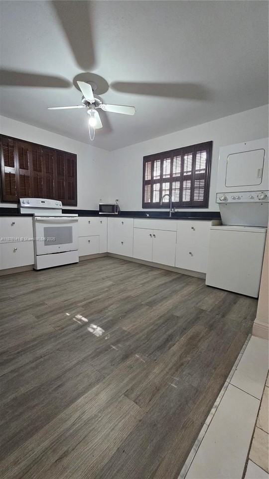 15120 Southwest 87th Avenue #1 - Photo 7 of 26