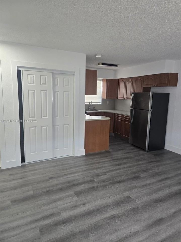 2617 Nw 23rd Ave #2 - Photo 5 of 6