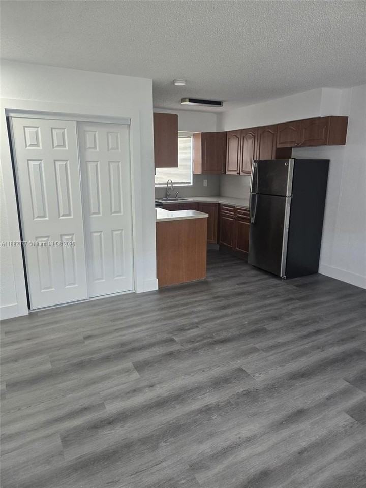 2617 Nw 23rd Ave #2 - Photo 6 of 6