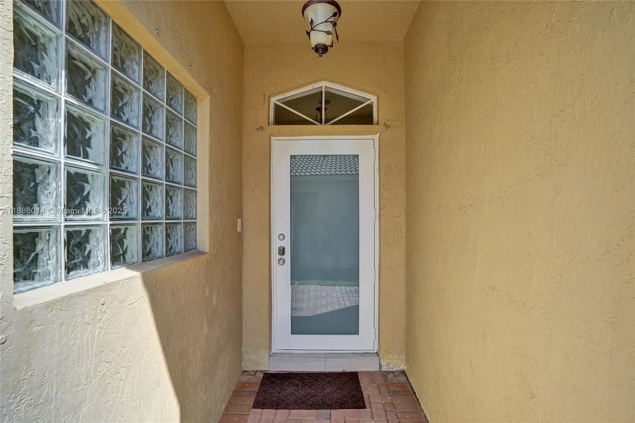 4161 Sapphire Terrace - Photo 6 of 31