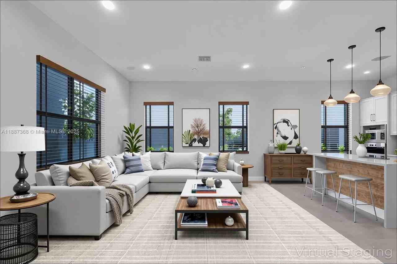 8217 Northwest 46th Street - Photo 6 of 42