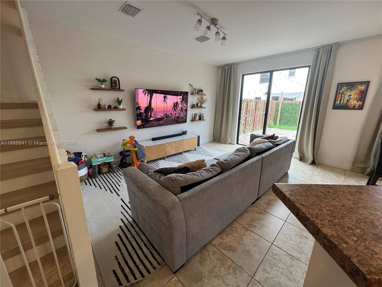 17543 Southwest 153rd Path - Photo 6 of 28