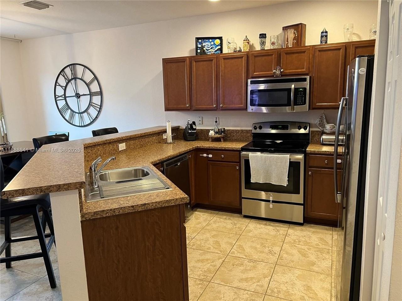 17543 Southwest 153rd Path - Photo 7 of 28