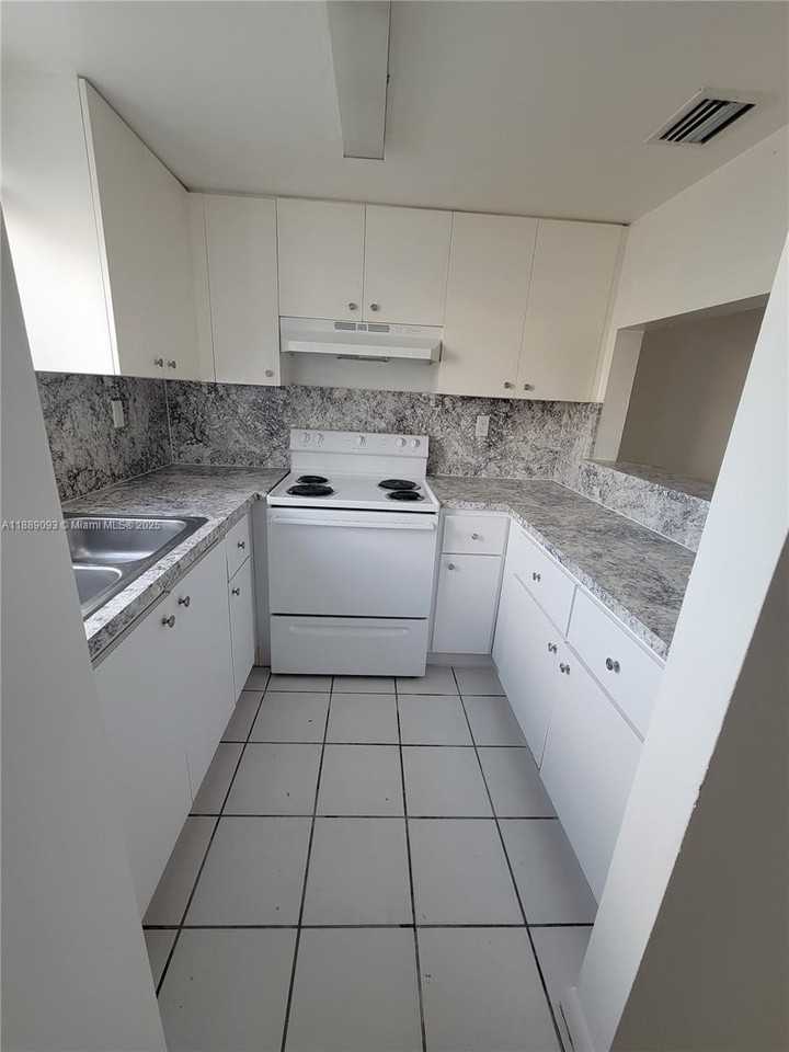 355 E 33rd St #203 - Photo 5 of 13