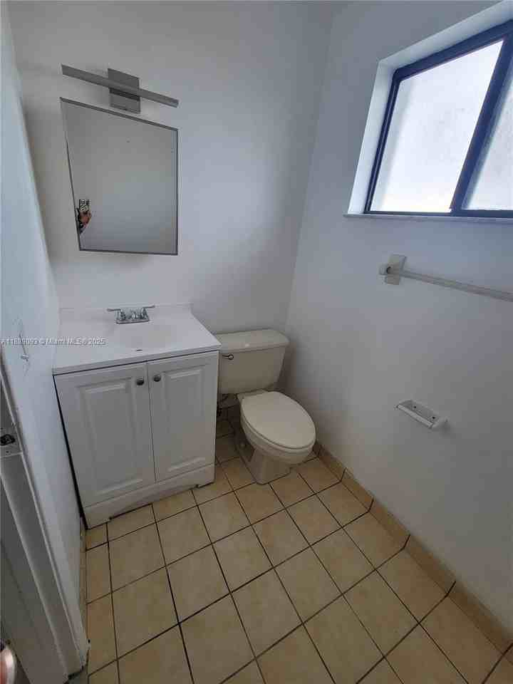 355 E 33rd St #203 - Photo 6 of 13