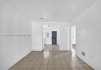 10430 Nw 5th Ave - Photo 4 of 39