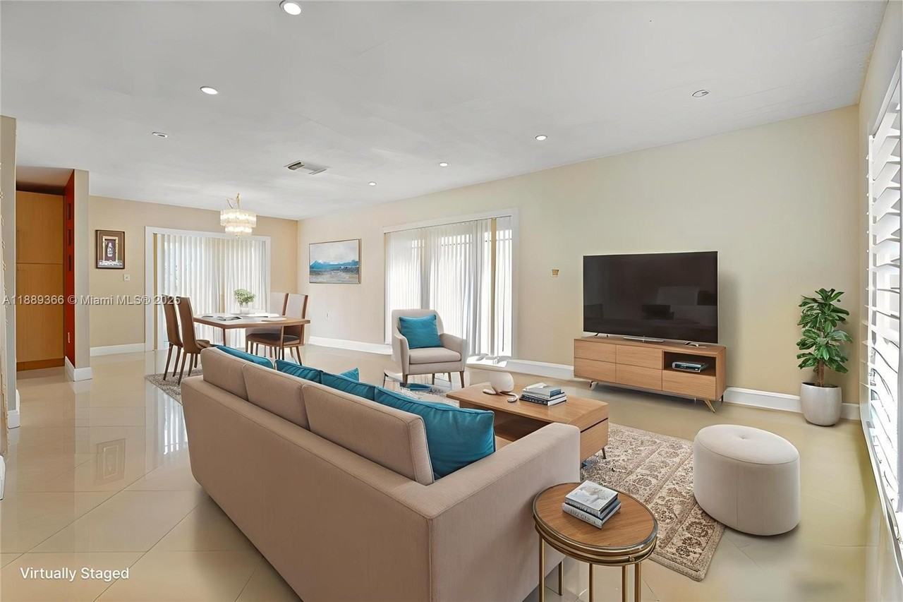 10201 Northwest 57th Terrace - Photo 2 of 16