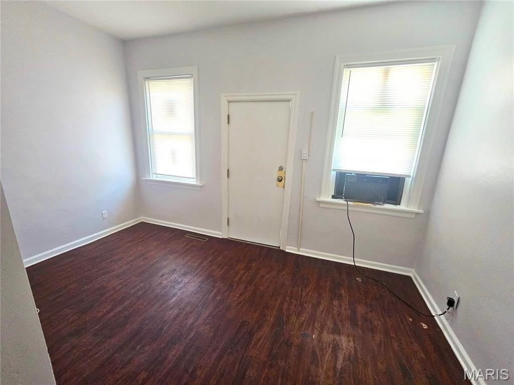 219 N High St - Photo 2 of 12