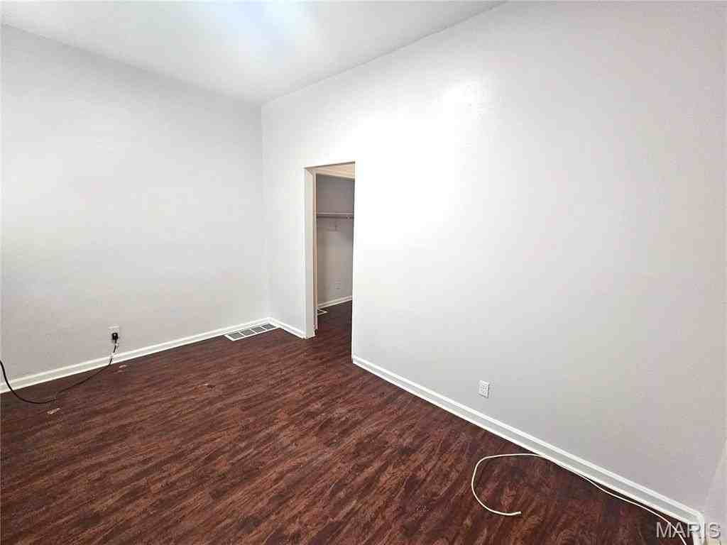 219 N High St - Photo 4 of 12