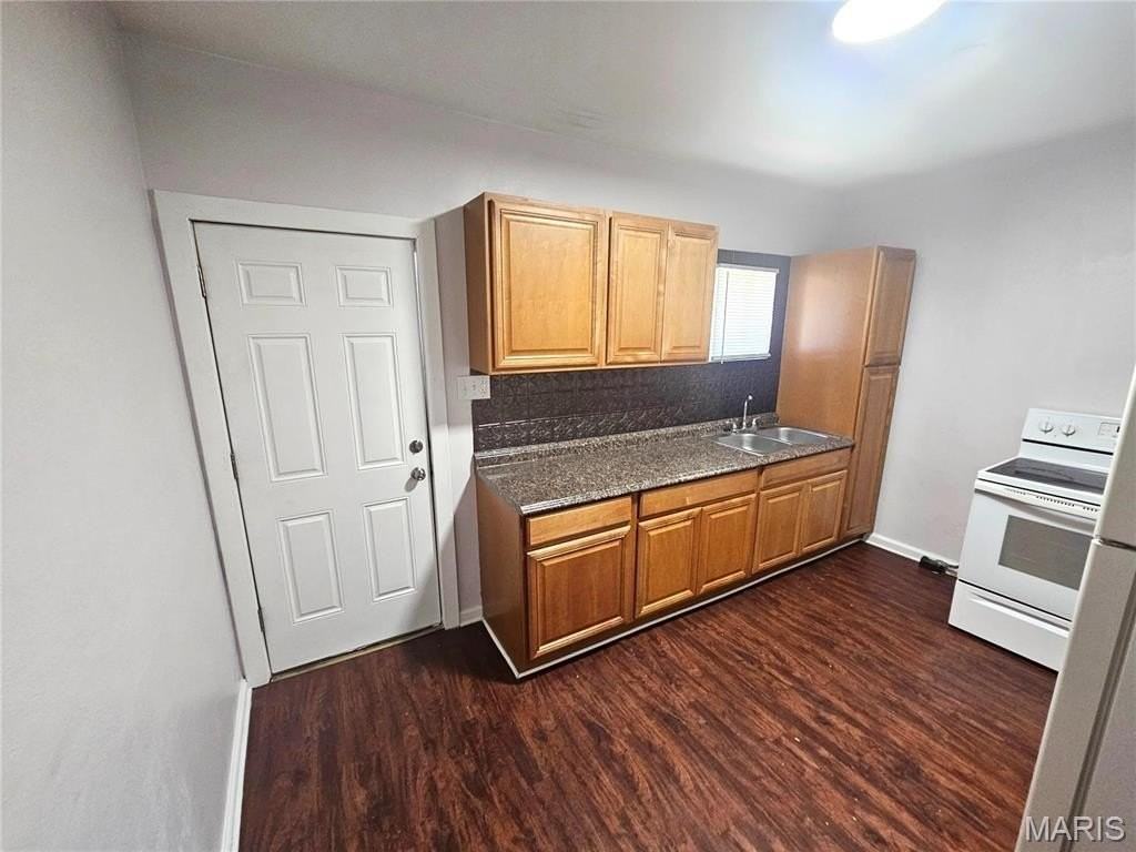 221 N High St - Photo 6 of 12