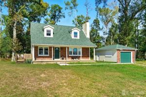 featured image of 2092 Main Rd