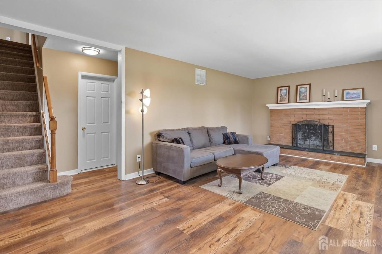 2092 Main Rd - Photo 6 of 29