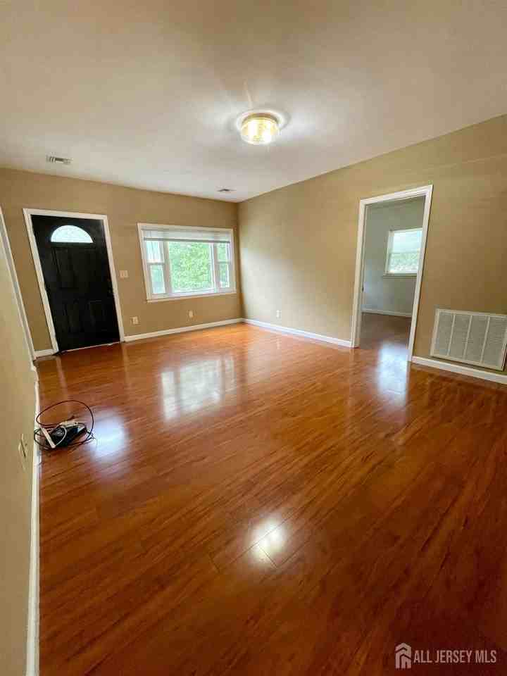 1387 Finnegan Ln - Photo 4 of 18