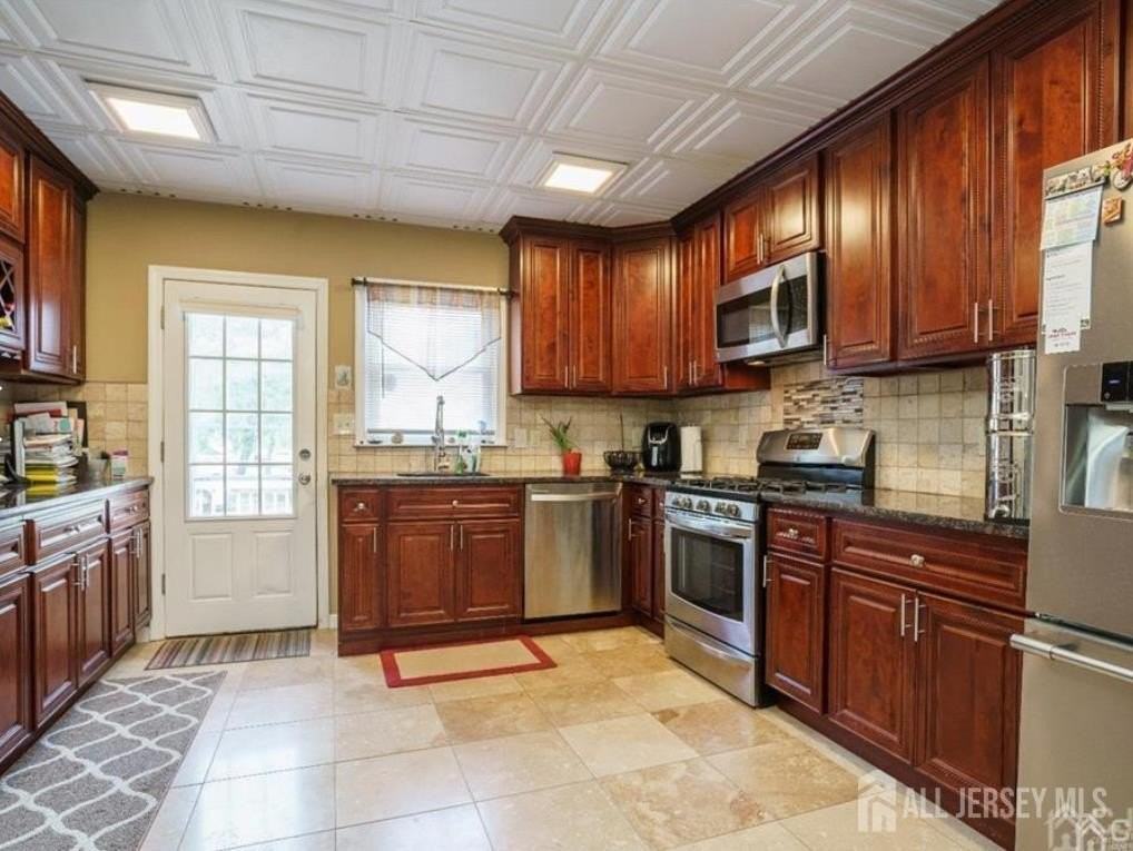 1387 Finnegan Ln - Photo 5 of 18