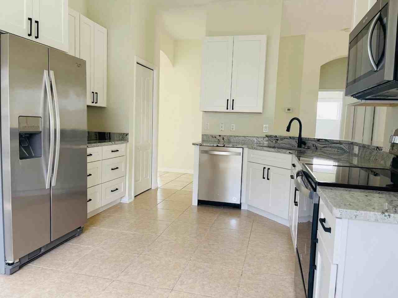 1651 Scarlett Ave - Photo 3 of 23