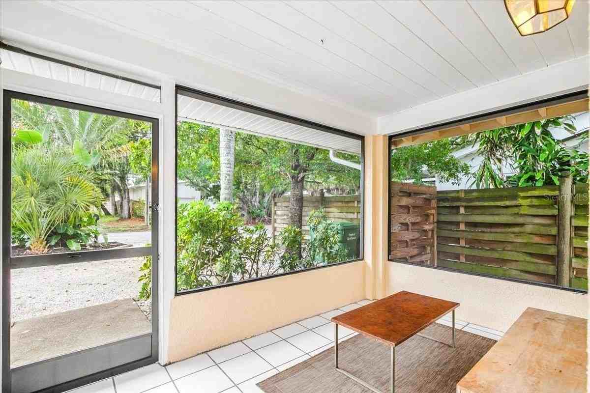 3901 Iroquois Drive - Photo 4 of 16