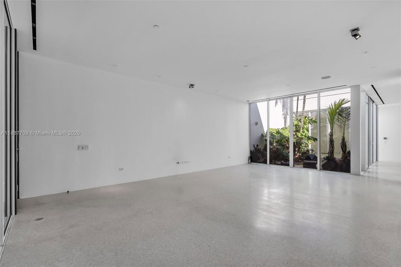 1665 Alton Rd #1 - Photo 6 of 8