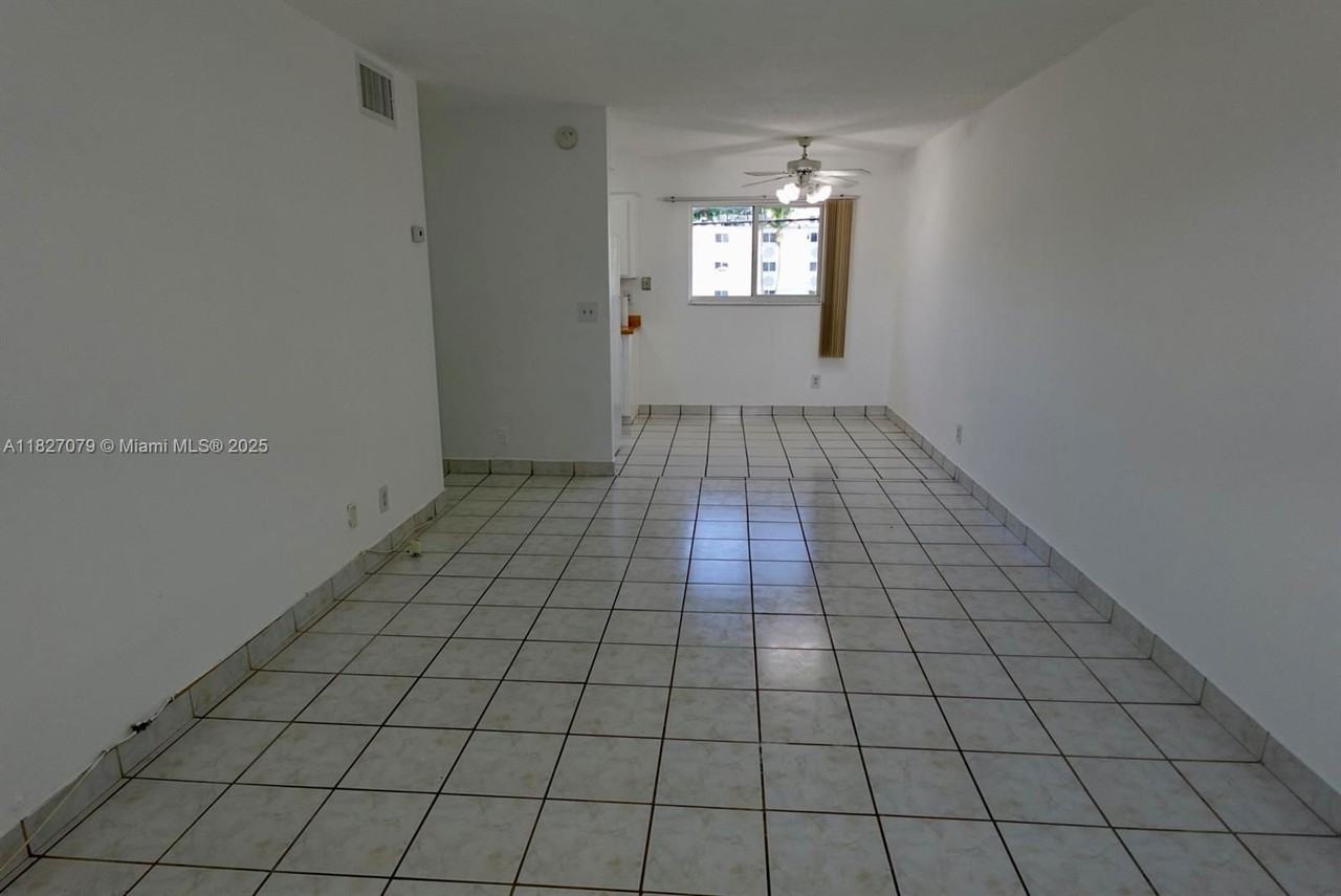 250 Ne 40th St #36A - Photo 4 of 7