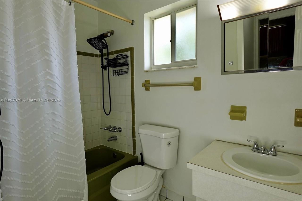 250 Ne 40th St #36A - Photo 7 of 7