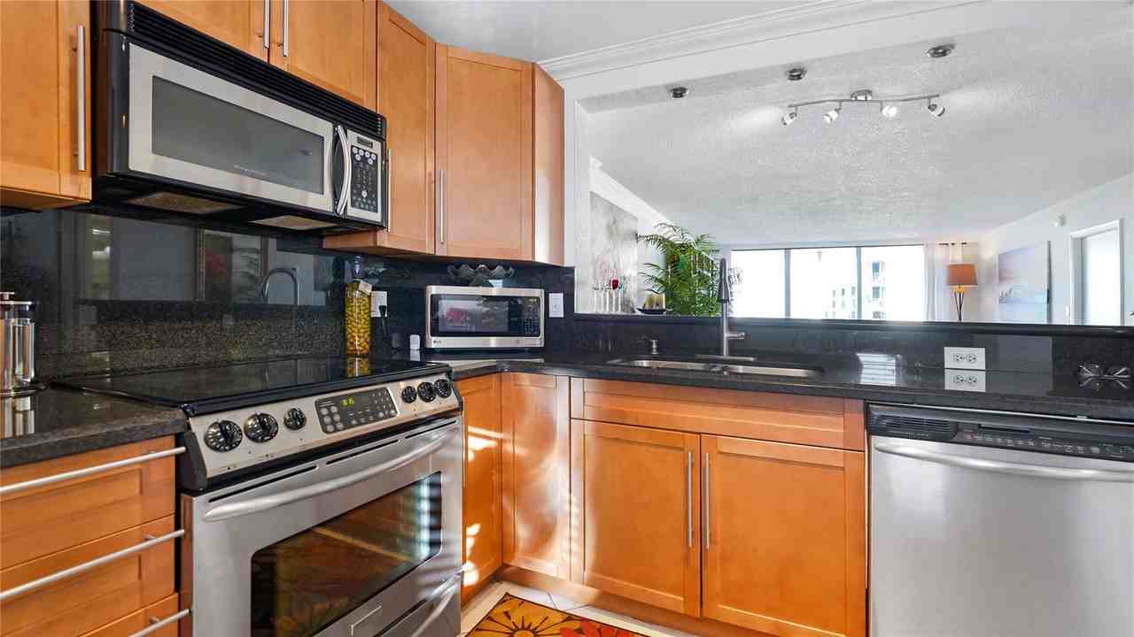 4800 Bayview Dr #605A - Photo 7 of 8