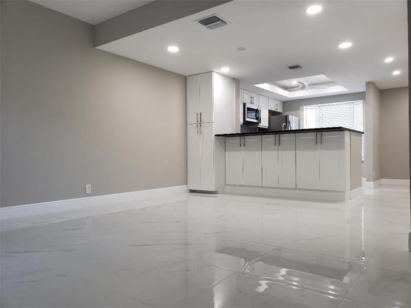 93 Sw 3rd St #93A - Photo 4 of 8