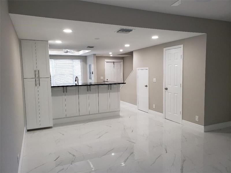 93 Sw 3rd St #93A - Photo 7 of 8