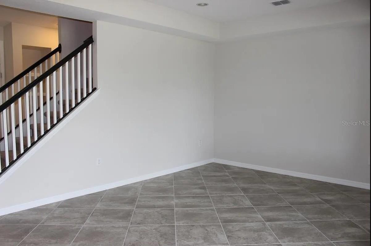 3807 Brighton Park Cir - Photo 4 of 13