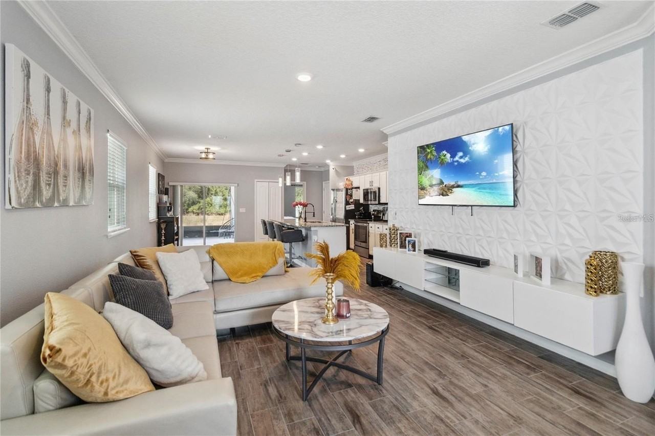 2281 Canyon Breeze Ave - Photo 4 of 28