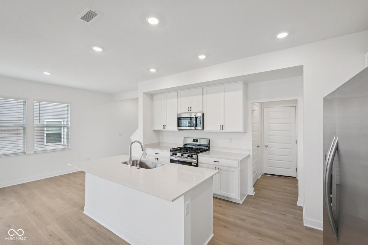 15246 Swallow Falls Way - Photo 6 of 50