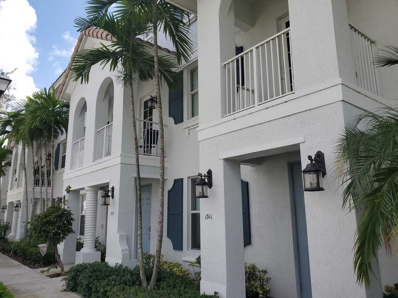 1317 Piazza Pitti - Photo 3 of 8