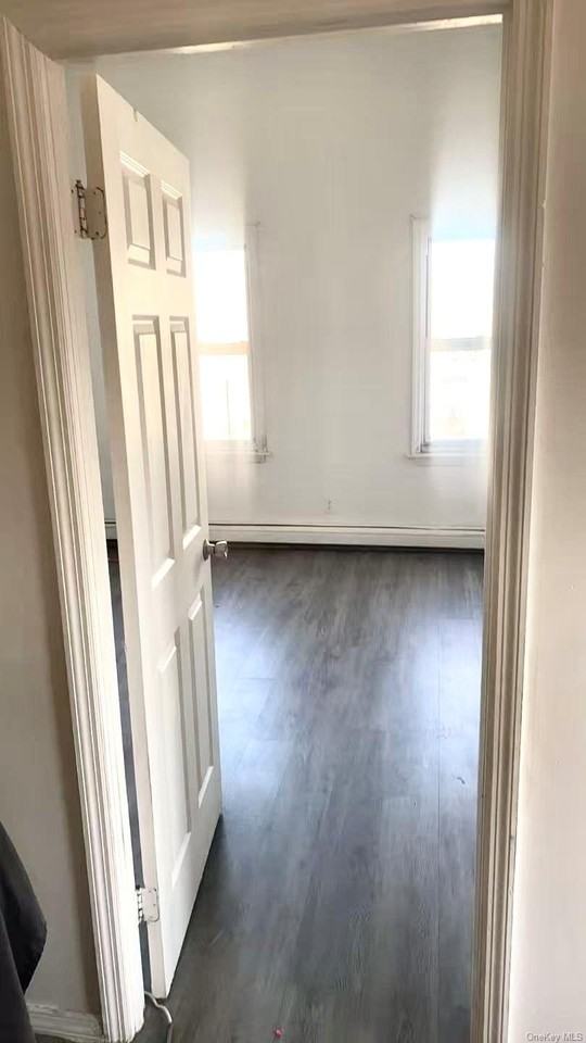 612 College Point Blvd - Photo 6 of 7