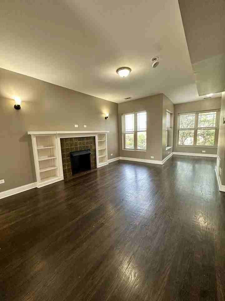 941 E Marquette Rd #3W - Photo 4 of 10