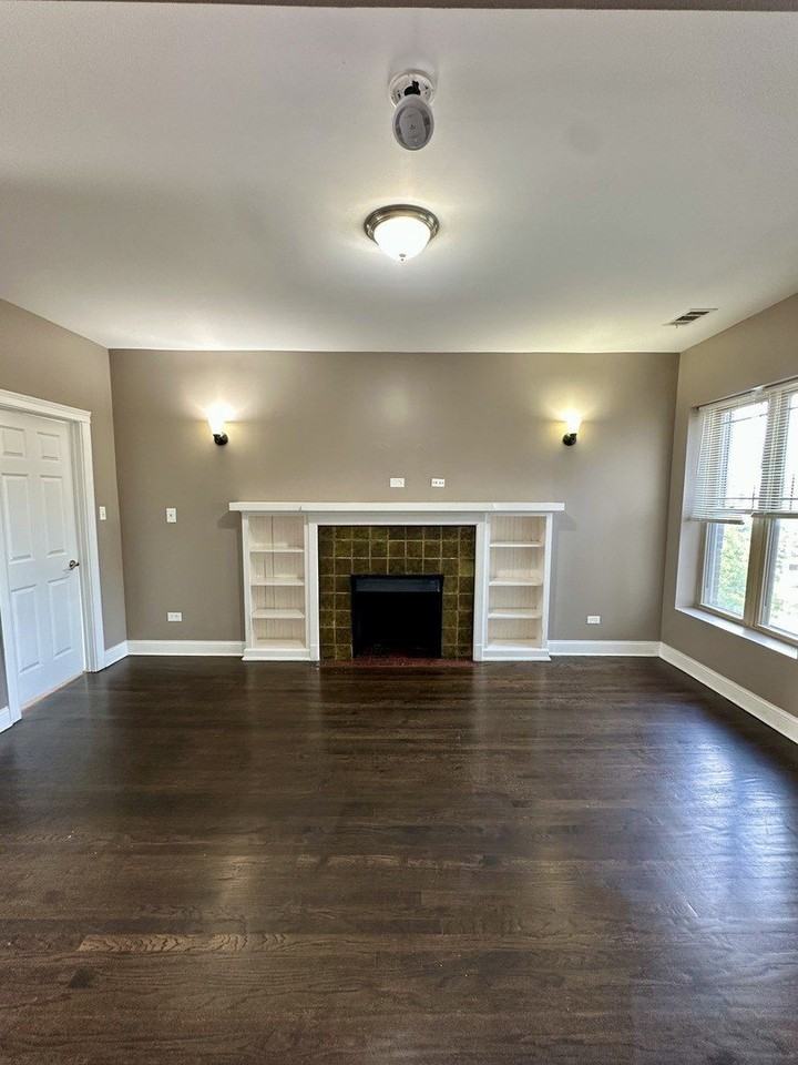 941 E Marquette Rd #3W - Photo 5 of 10